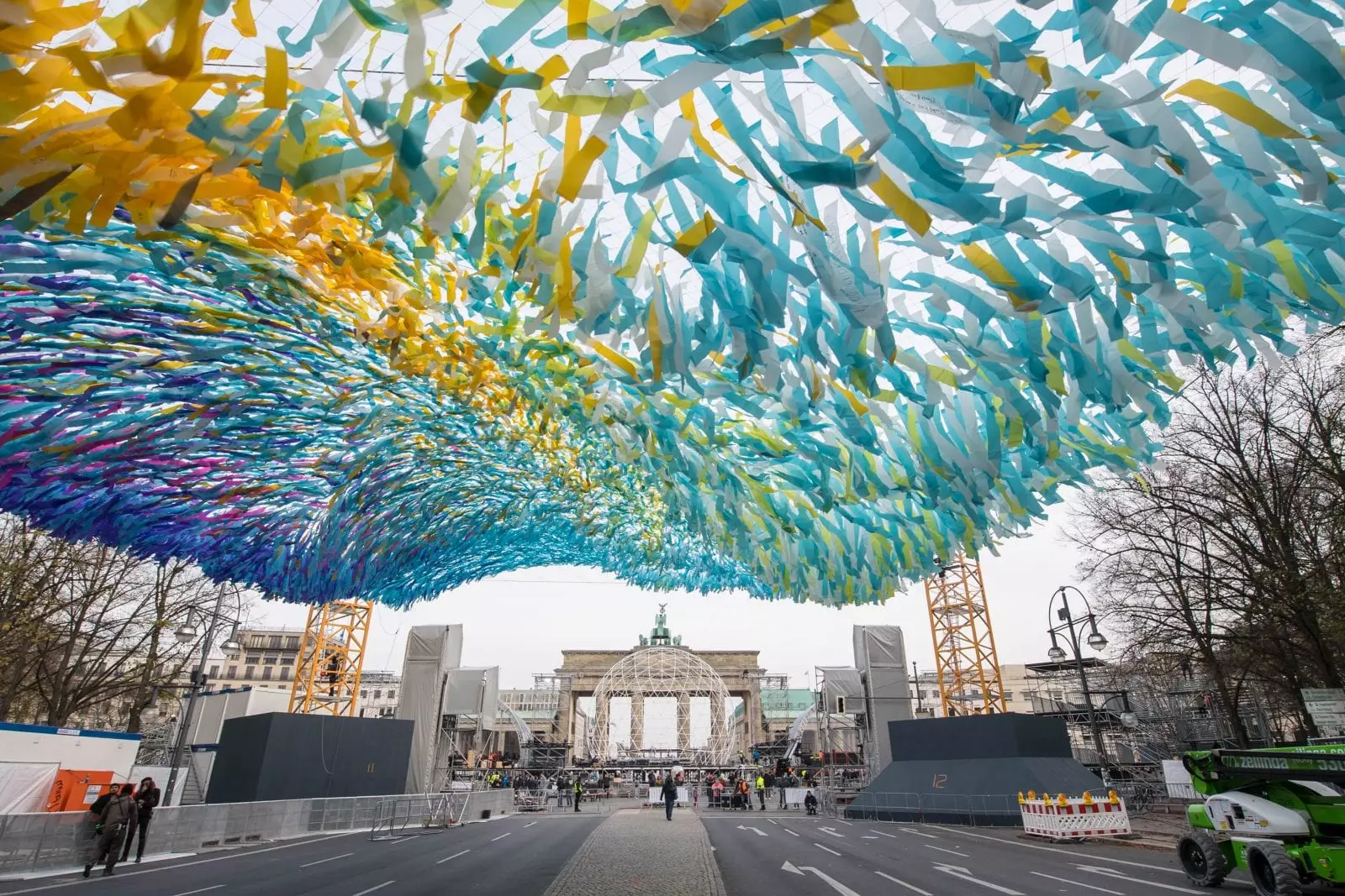 Visions in Motion in Berlin by Poetic Kinetics