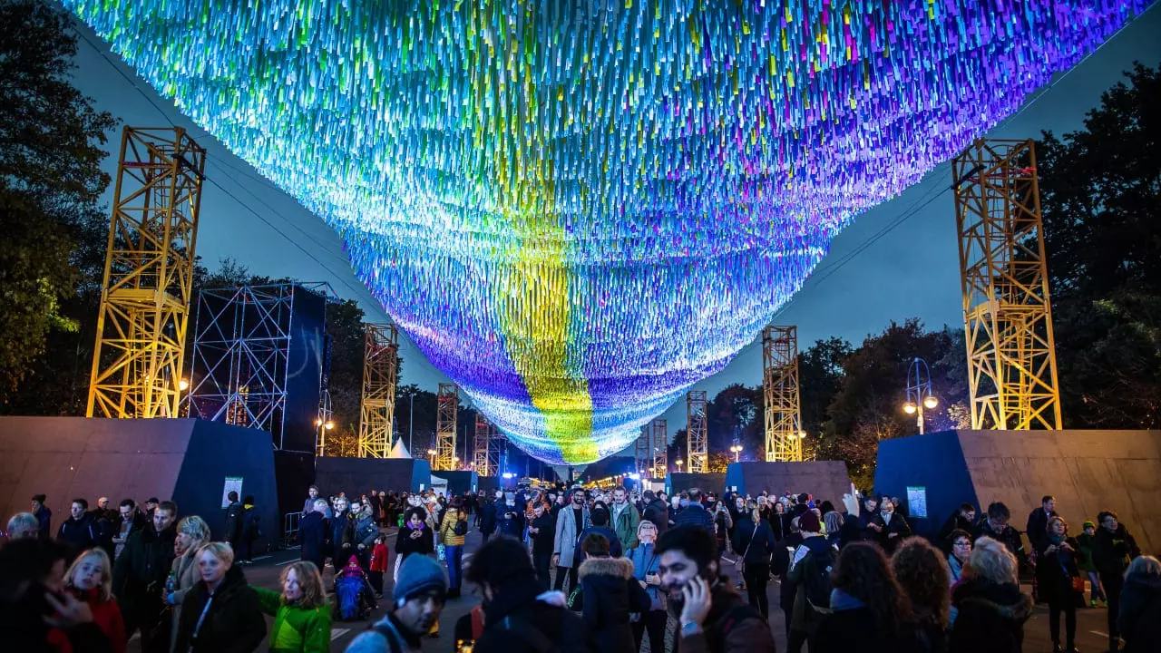 Visions in Motion in Berlin by Poetic Kinetics