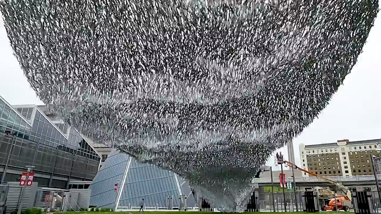 Watch the mesmerizing “Reflecting Motion” kinetic artwork at Union Station — original article image